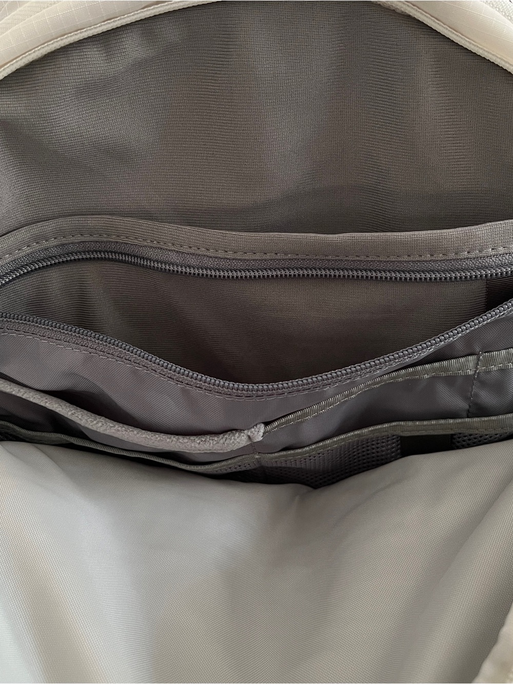 The North Face Borealis Luxe Backpack Gardenia White Metallic Womens OS NEW - Picture 9 of 10